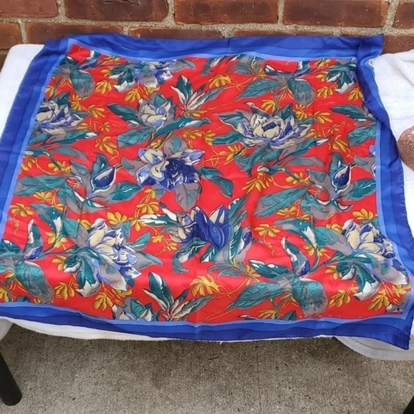 Vintage Perry Ellis Floral scarf - Picture 2 of 7